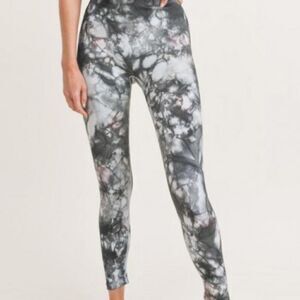 New Mono B Glass tie dye green seamless leggings